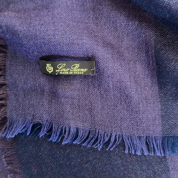 Loro Piana scarf - Picture 4 of 4